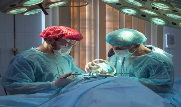 نجاح أول عملية تدخل جراحي بقاعة القسطرة تحت إشراف وفد إيطالي في تونس