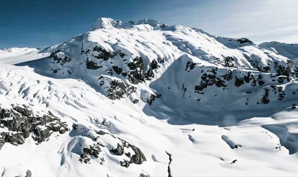 مرتفعات مكثر تكسوها الثلوج في تونس