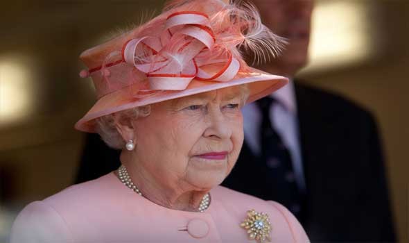  تونس اليوم - الملكة إليزابيث الثانية ترفض منحها لقب "عجوز العام"