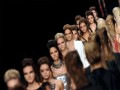  تونس اليوم - شركة الأزياء يونايتد كولورز أوف بينيتون تنتج حجاب للرجال بتعاون مع الراب الإيطالي التونسي غالي